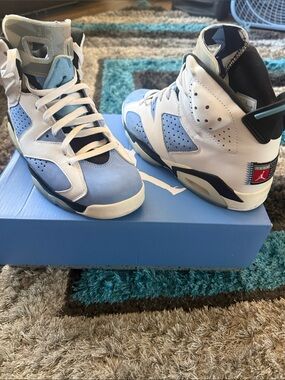 Jordan Retro 6 Sneakers - White/Light Blue/Navy